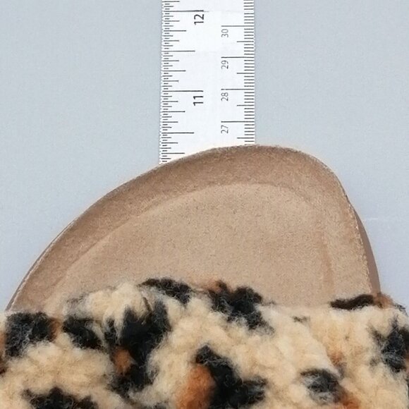 Treasure & Bond Womens Criss Cross Strap Slide Slipper Leopard Faux Fur Flat 7M - Picture 5 of 9